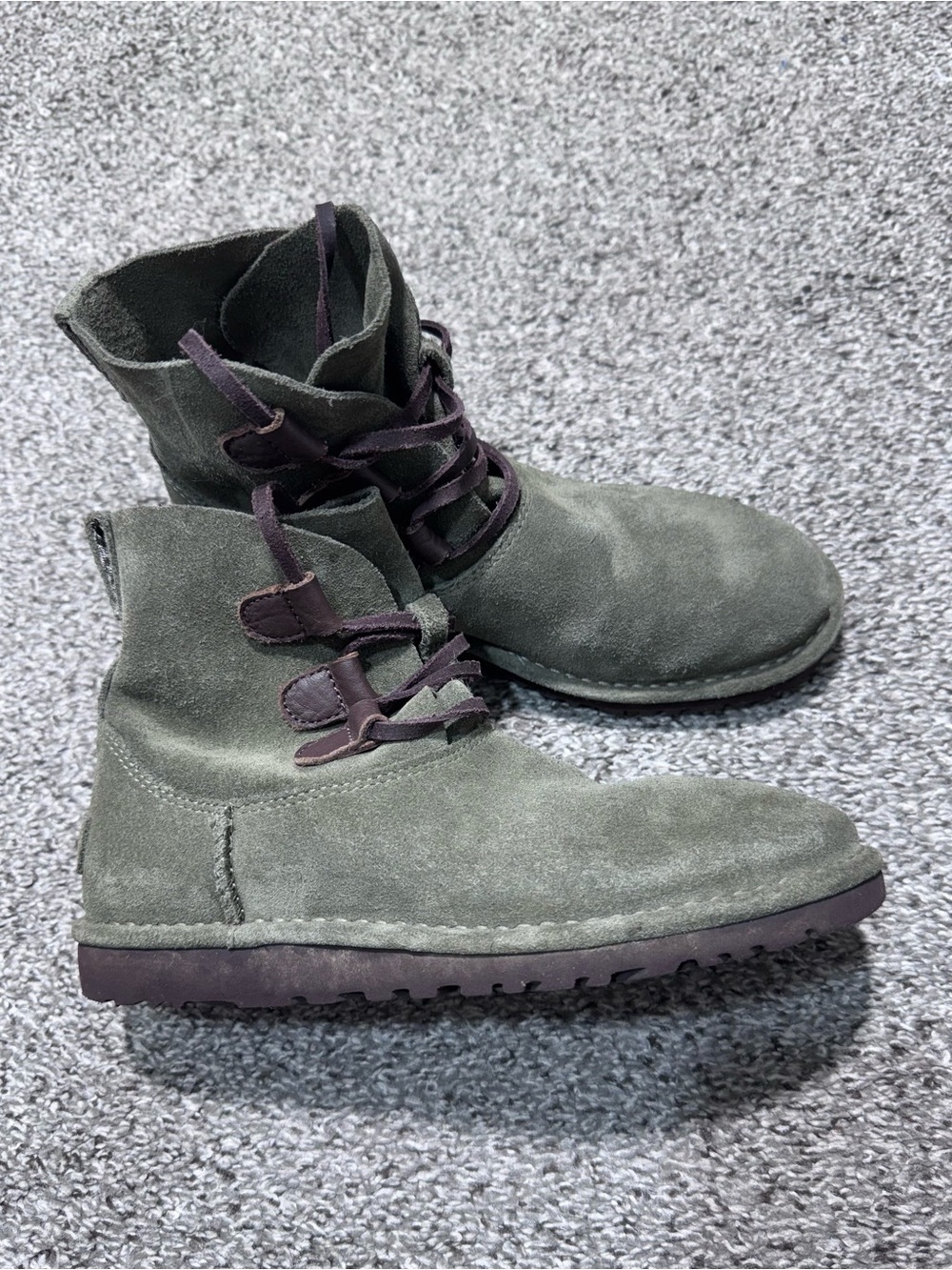 UGG Kids Youth Size 3 Olive Green Suede Lace Up Ankle Boots 1017534